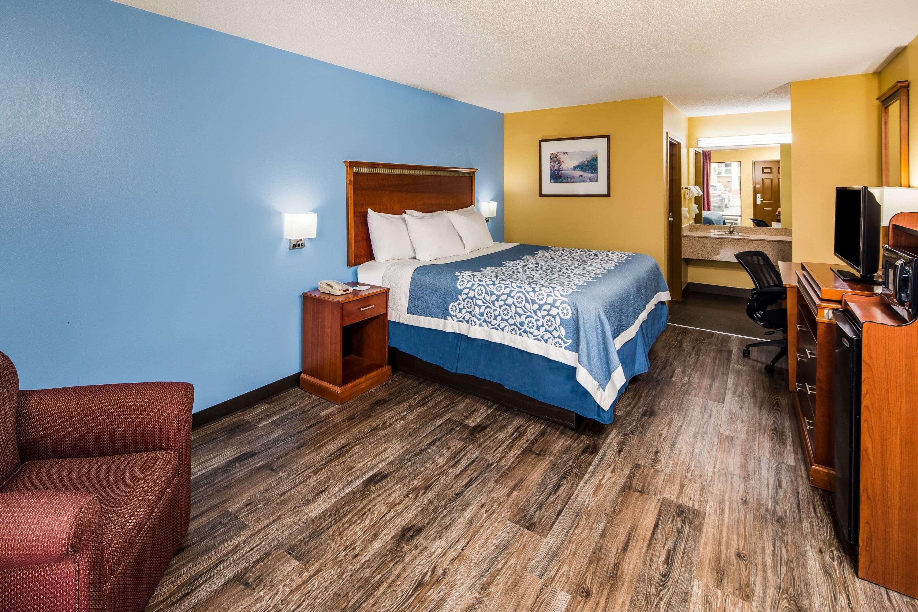 Days Inn By Wyndham Oak Grove/Ft. Campbell Esterno foto