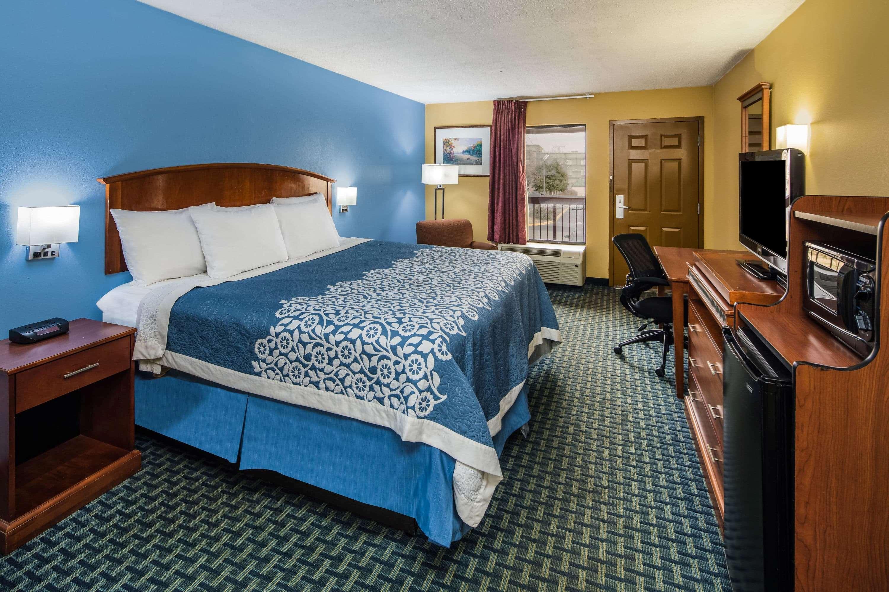 Days Inn By Wyndham Oak Grove/Ft. Campbell Esterno foto