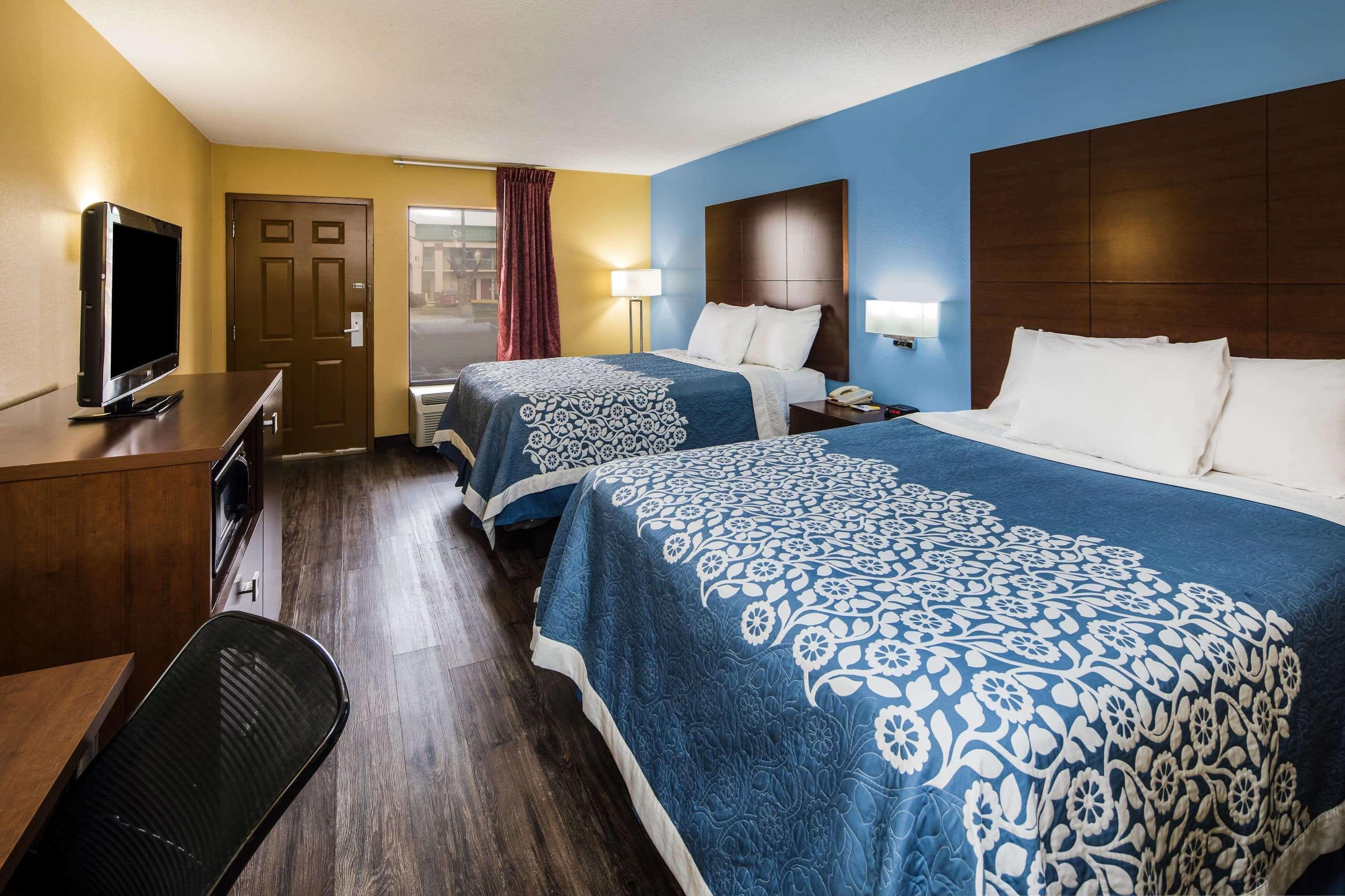 Days Inn By Wyndham Oak Grove/Ft. Campbell Esterno foto