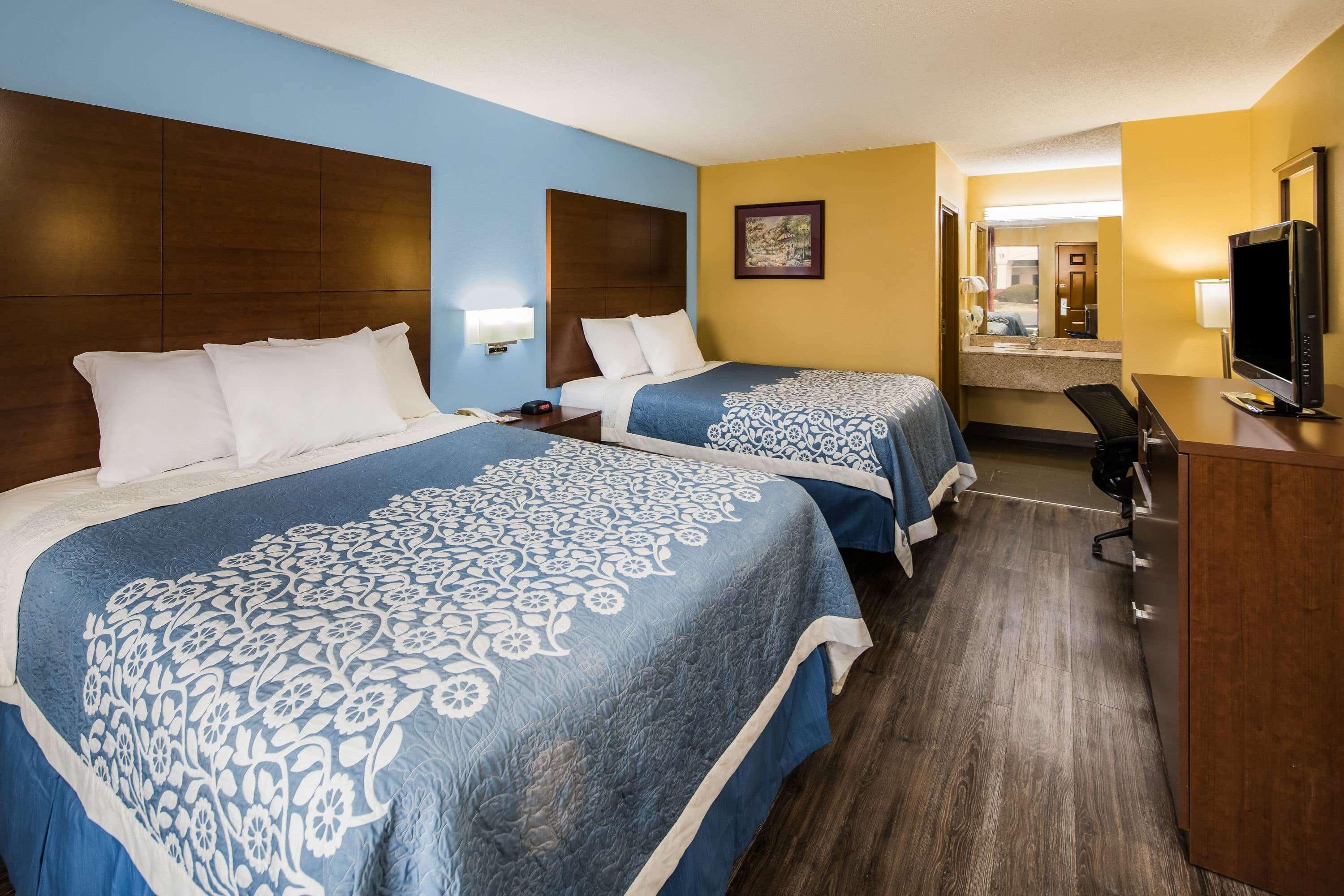 Days Inn By Wyndham Oak Grove/Ft. Campbell Esterno foto