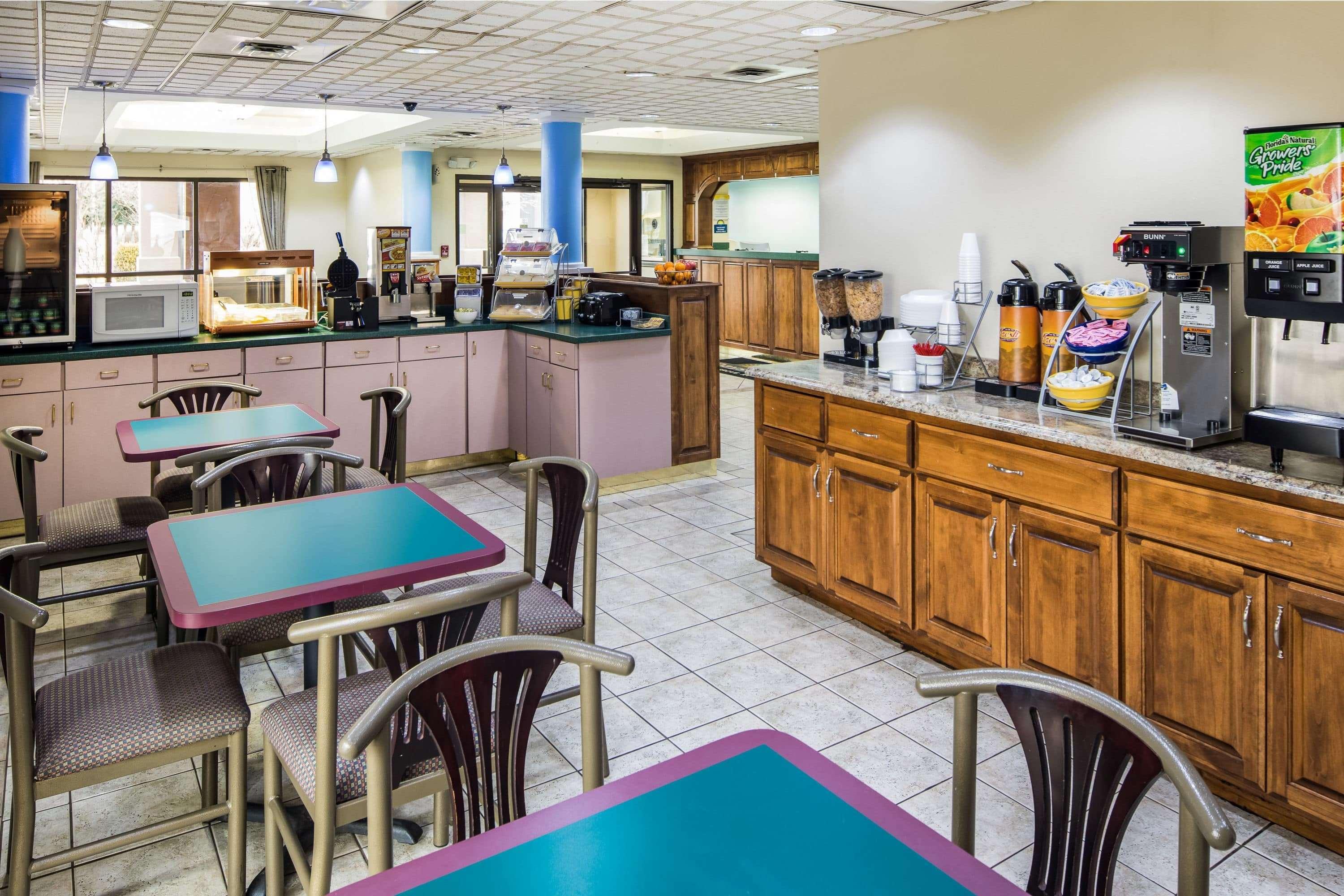 Days Inn By Wyndham Oak Grove/Ft. Campbell Esterno foto