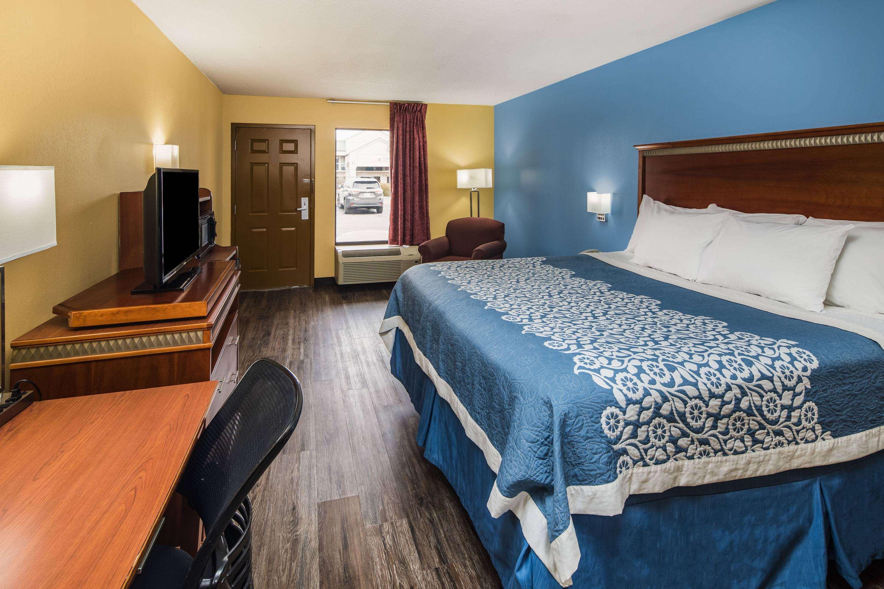 Days Inn By Wyndham Oak Grove/Ft. Campbell Esterno foto