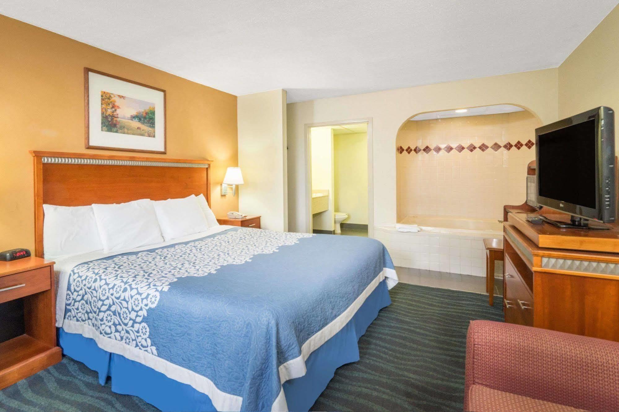 Days Inn By Wyndham Oak Grove/Ft. Campbell Esterno foto