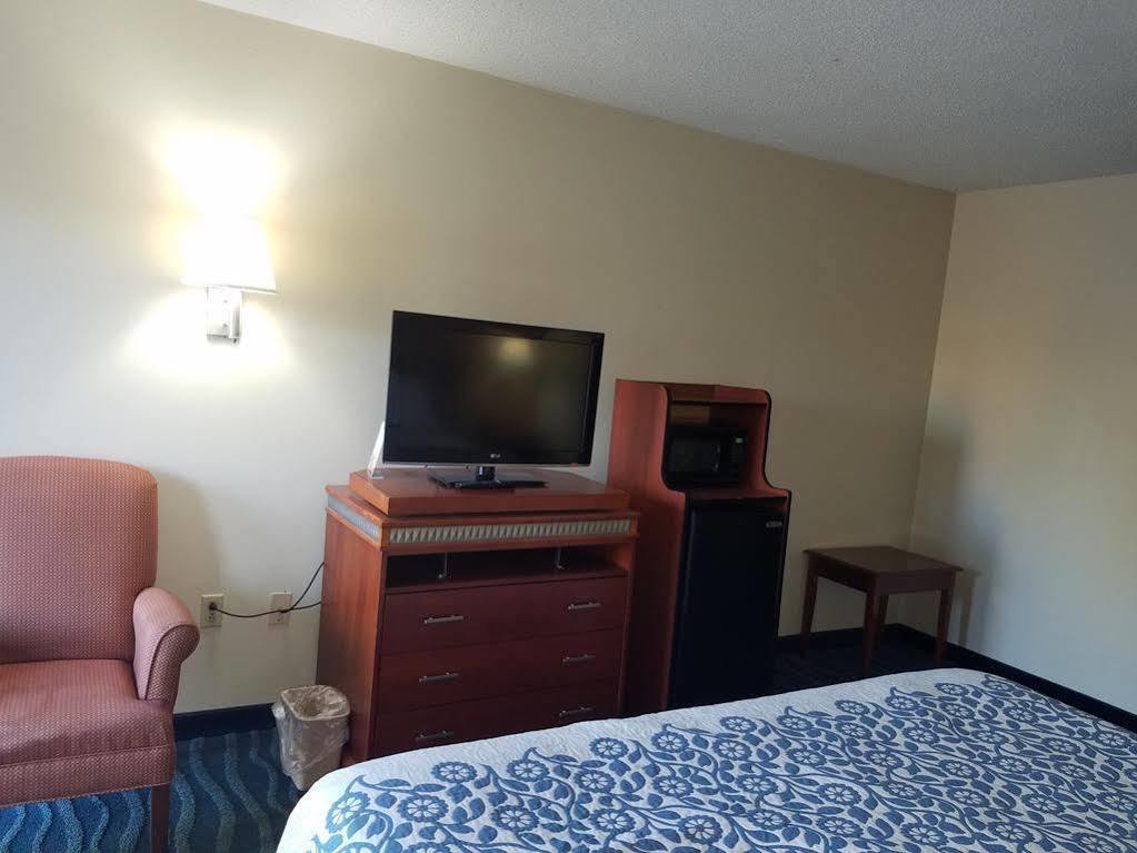 Days Inn By Wyndham Oak Grove/Ft. Campbell Esterno foto