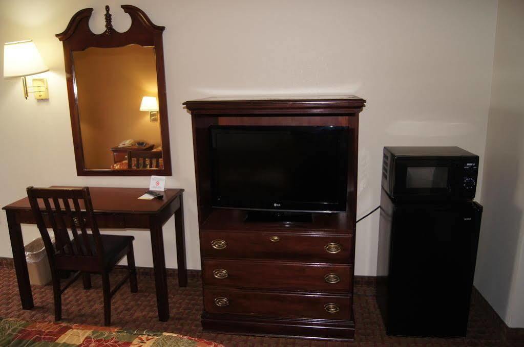 Days Inn By Wyndham Oak Grove/Ft. Campbell Esterno foto