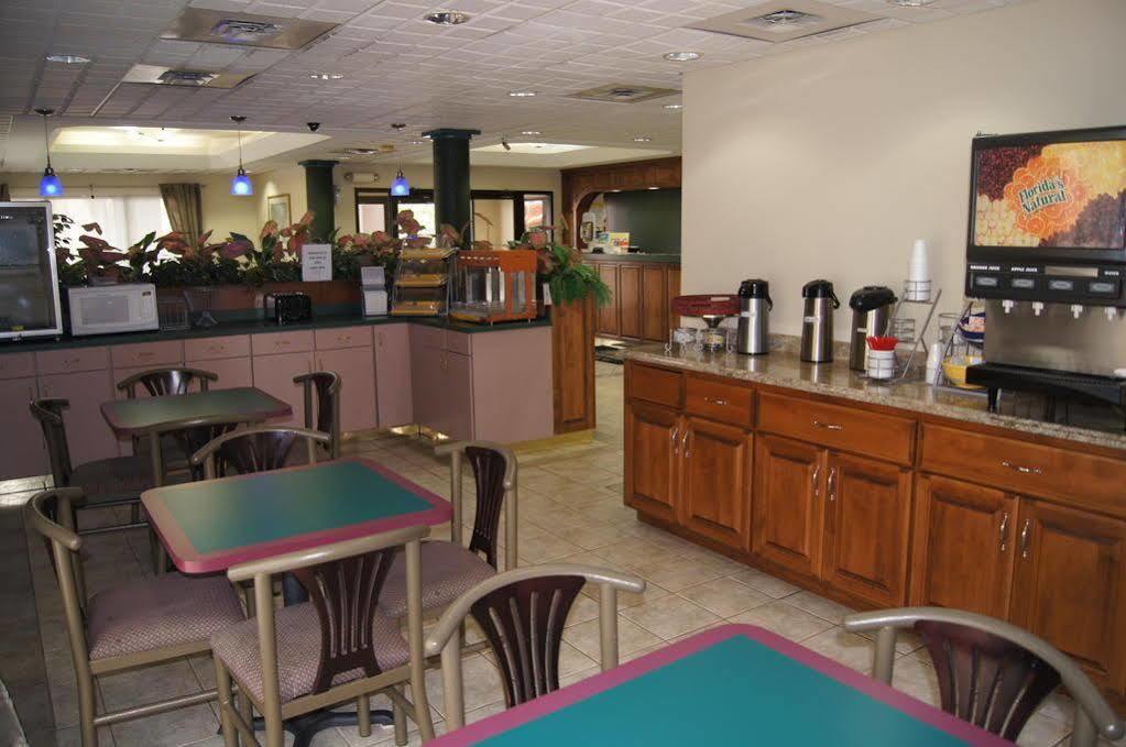 Days Inn By Wyndham Oak Grove/Ft. Campbell Esterno foto